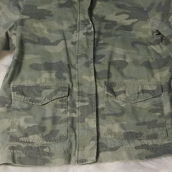 Girls XL/14 Children's Place camo jacket - Picture 5 of 9